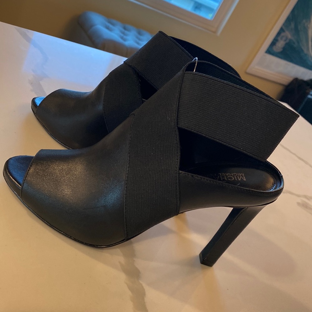 NWOT Michael Kors Black Slingback Heels sz 6